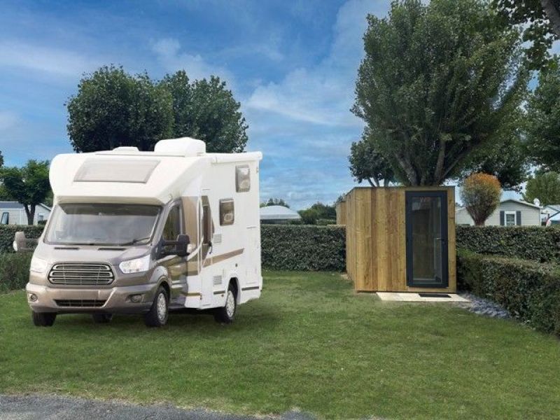 Emplacement avec sanitaire et cuisine camping 4 étoiles