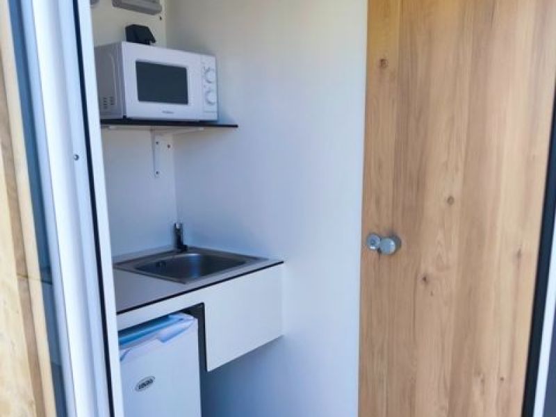Emplacement avec sanitaire et cuisine camping 4 étoiles
